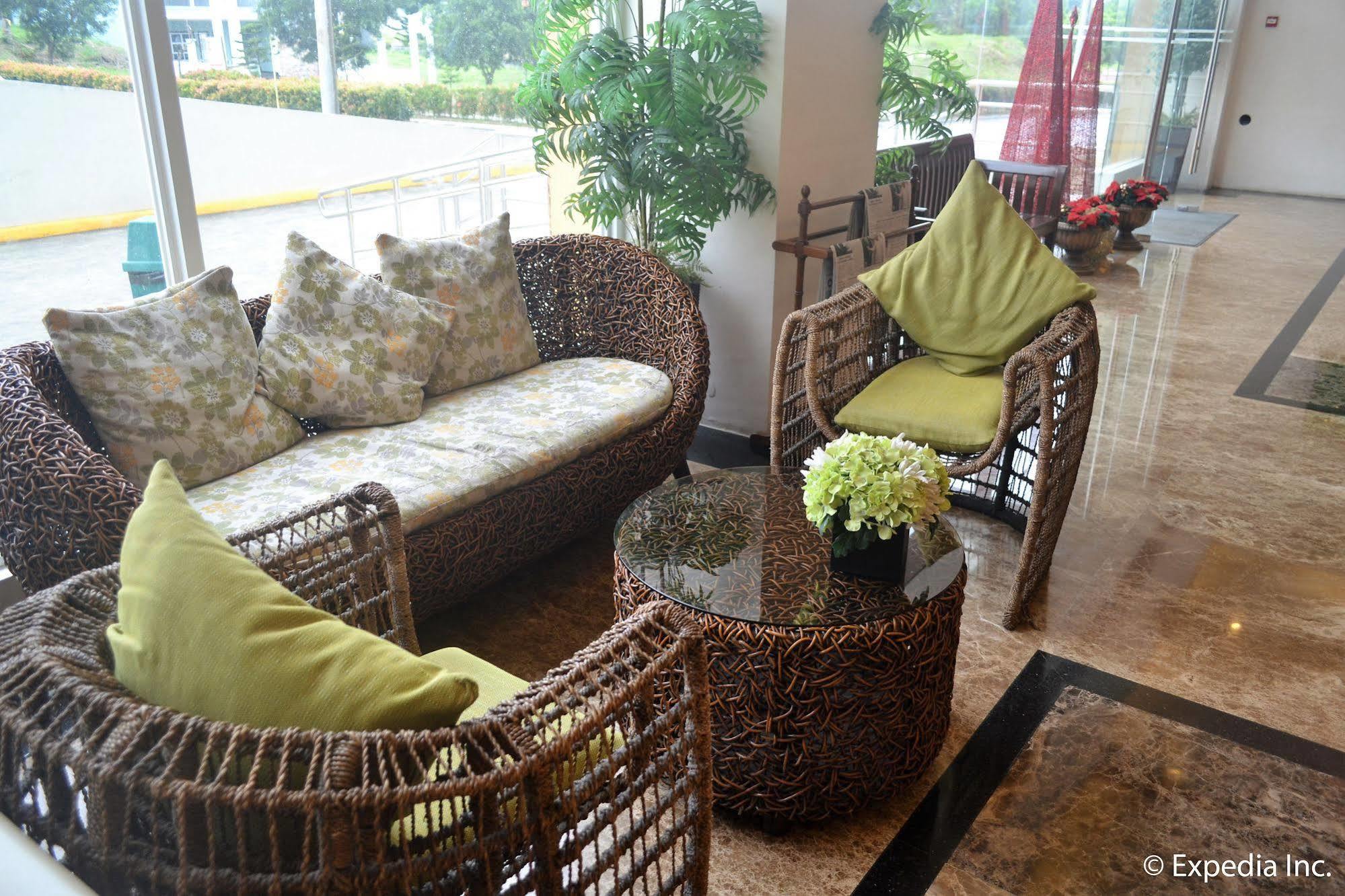 Destination Hotel Tagaytay Тагайтай Экстерьер фото