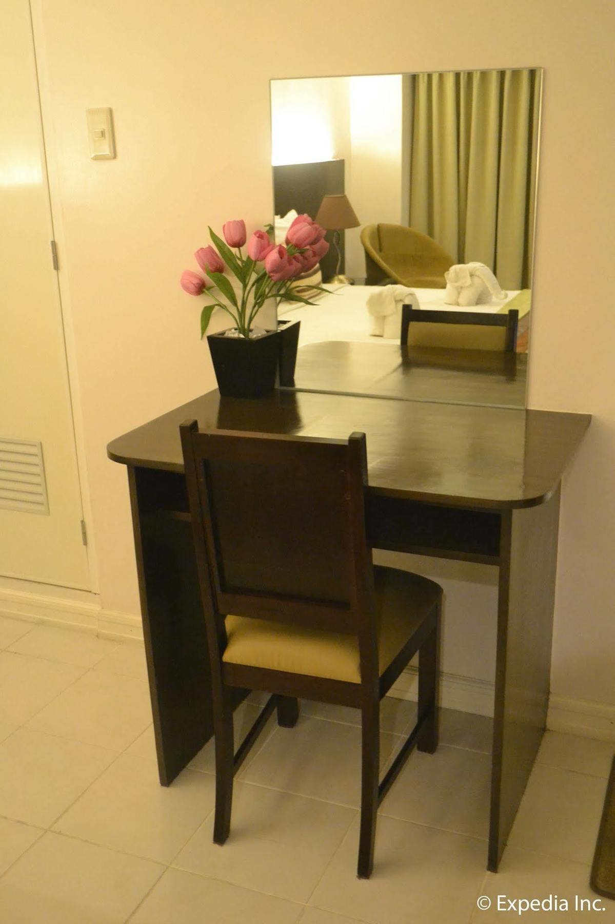Destination Hotel Tagaytay Тагайтай Экстерьер фото